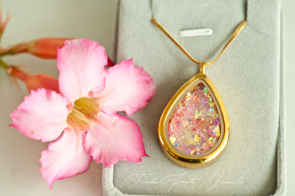 PAMELA - PEAR MEMORY GLASS LOCKET