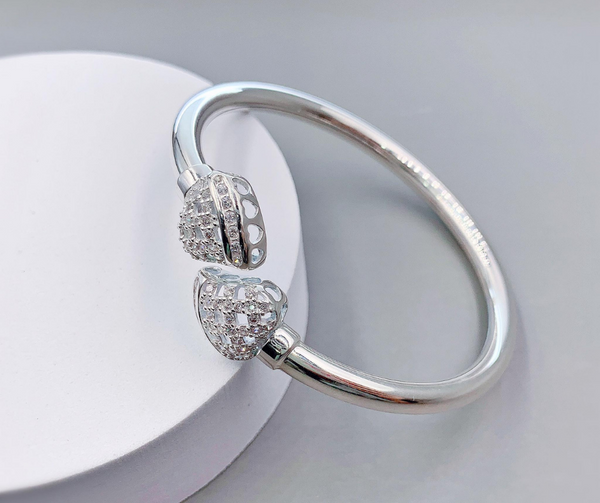 PETRONILLA - Heart Bangle