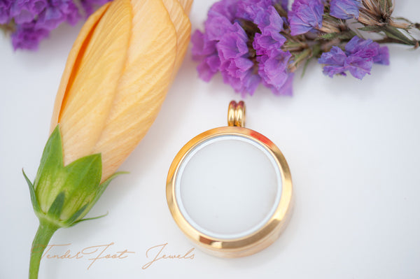 RHONDA ROUND MEMORY GLASS LOCKET