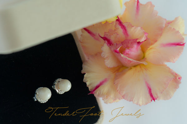 RIZALINA - STUD PEARL EARRING