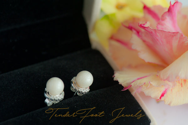 RIZALINA - STUD PEARL EARRING