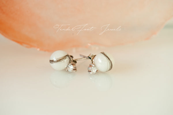 ROSE - STUD PEARL EARRING
