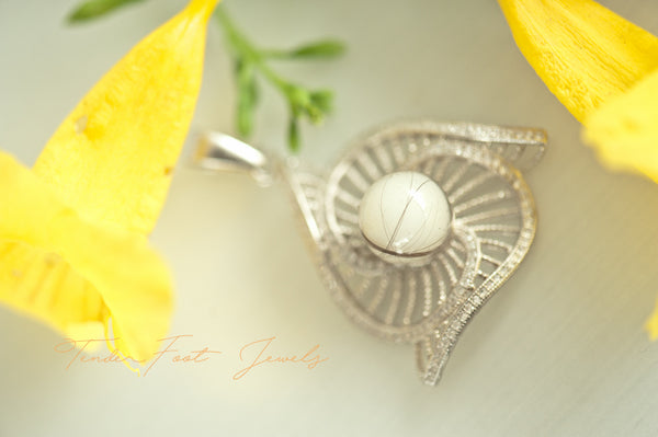 ROWELIZA - PEARL PENDANT