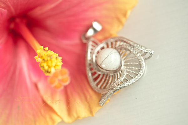 ROWELIZA - PEARL PENDANT