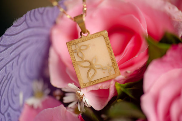 SALLY - SQUARE PENDANT