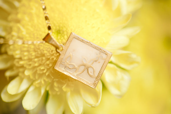 SALLY - SQUARE PENDANT