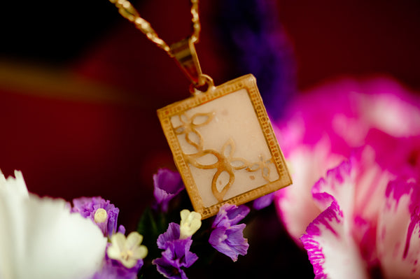 SALLY - SQUARE PENDANT