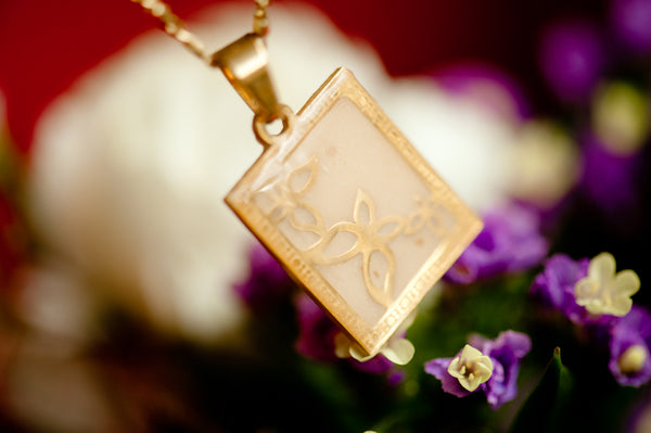 SALLY - SQUARE PENDANT