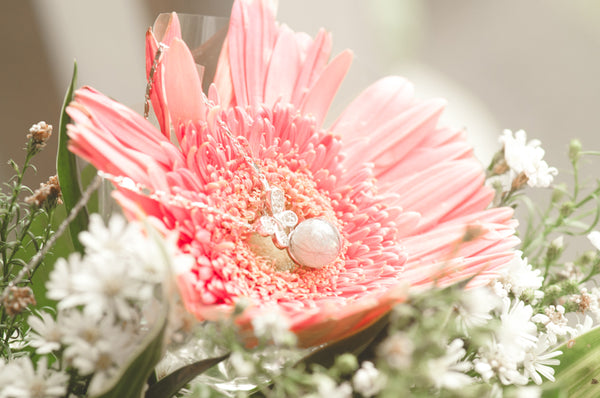 BEATA - BUTTERFLY PEARL PENDANT