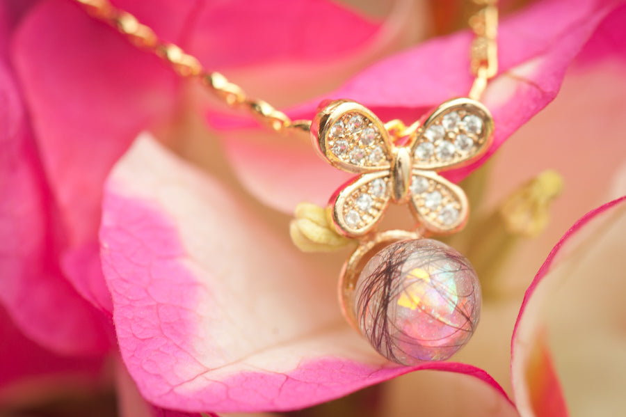 BEATA - BUTTERFLY PEARL PENDANT