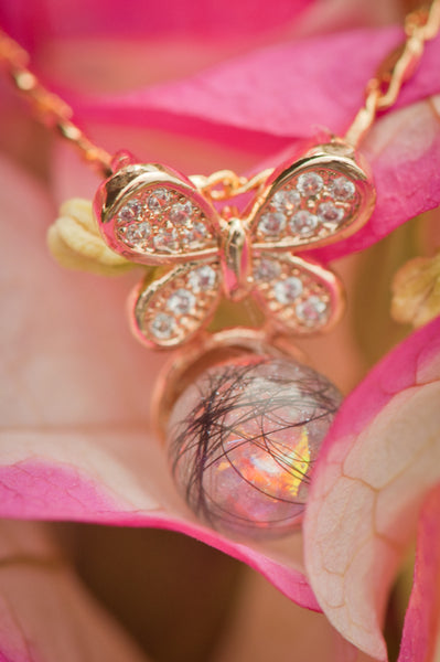 BEATA - BUTTERFLY PEARL PENDANT