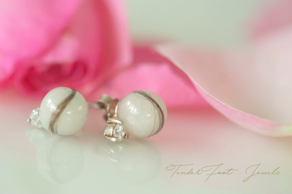 ROSE - STUD PEARL EARRING